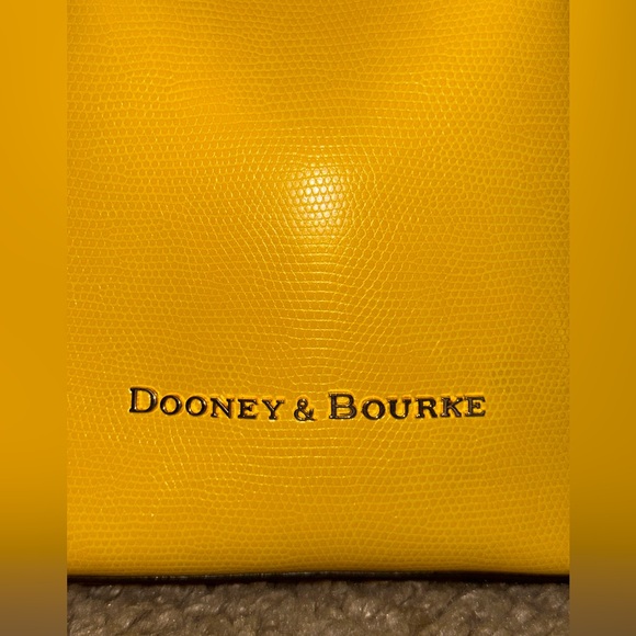 NWOT 💛 Dooney & Bourke Bucket Bag with DB Dustbag - Picture 7 of 10